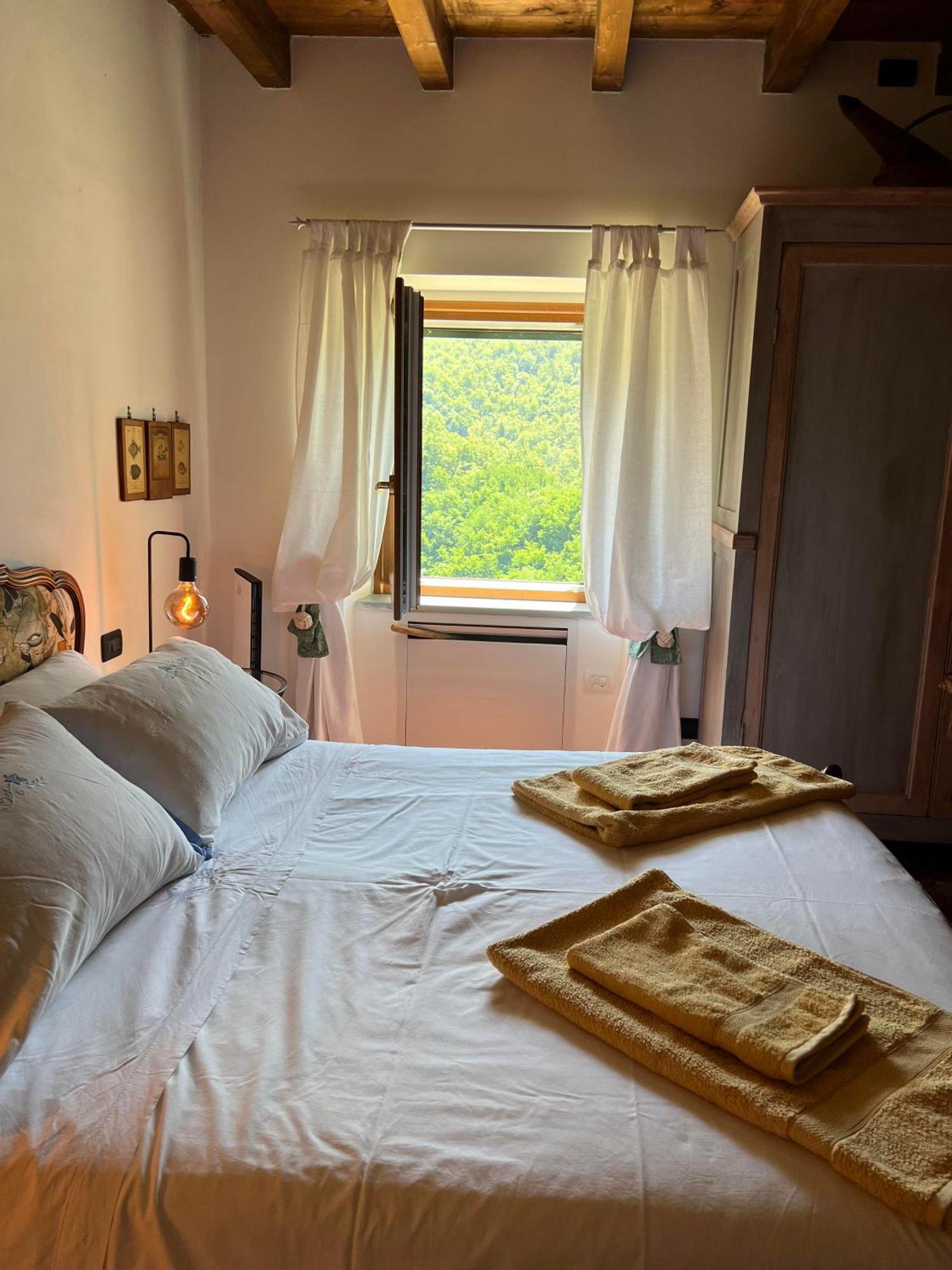 Casa Boru - A Beautiful Fully Restored Spacious House With Fantastic Views Calice al Cornoviglio Екстер'єр фото